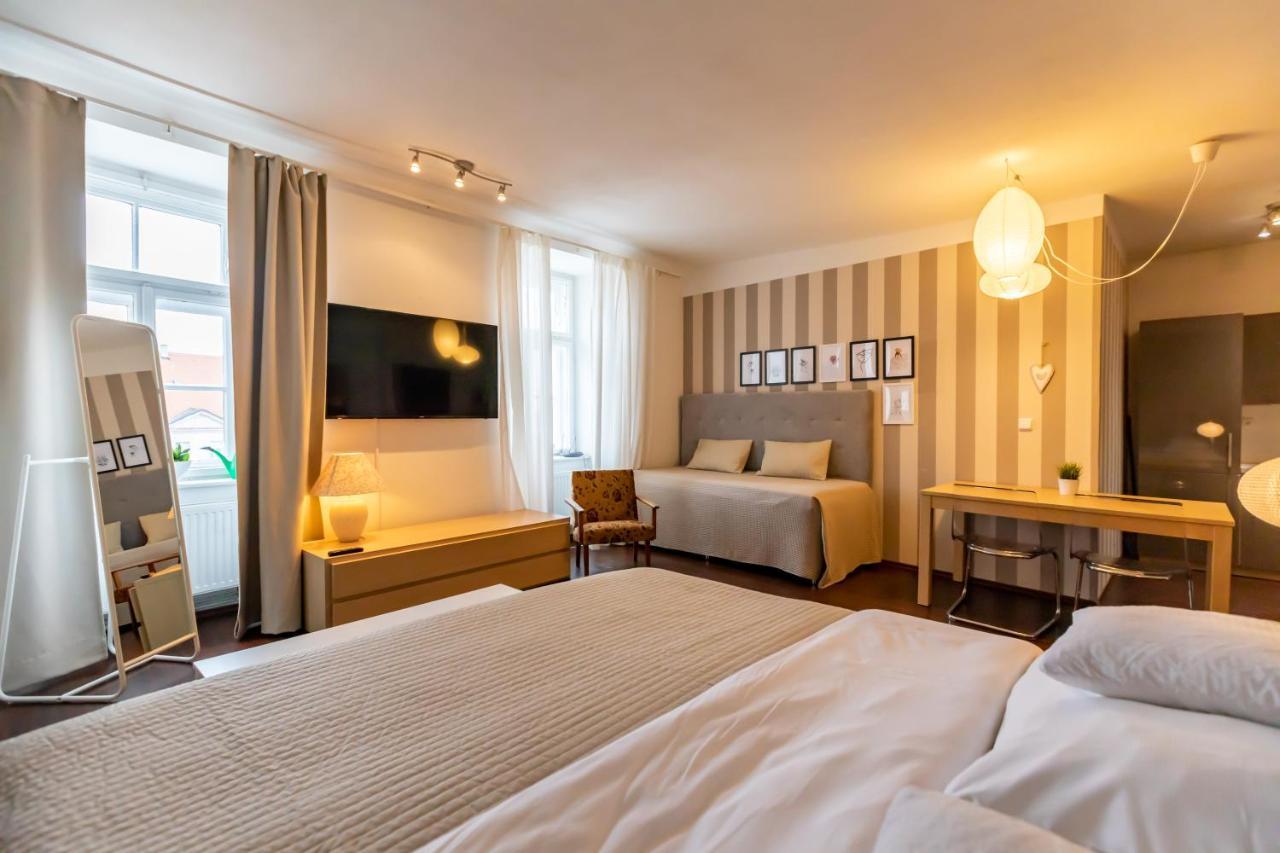 Palac Daun - Studio Apartments Znojmo Bagian luar foto