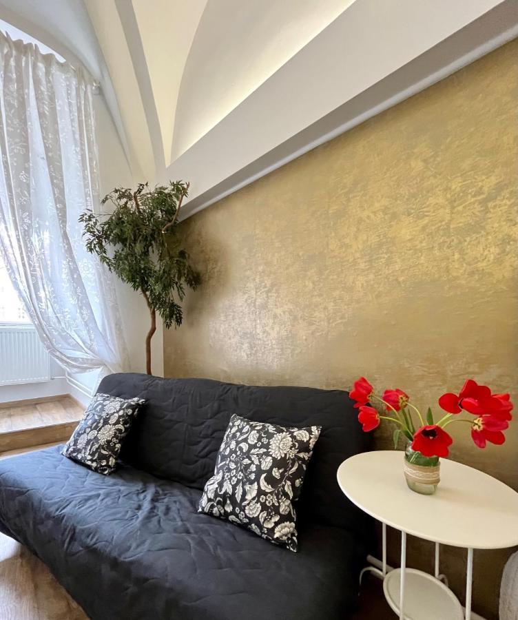 Palac Daun - Studio Apartments Znojmo Bagian luar foto