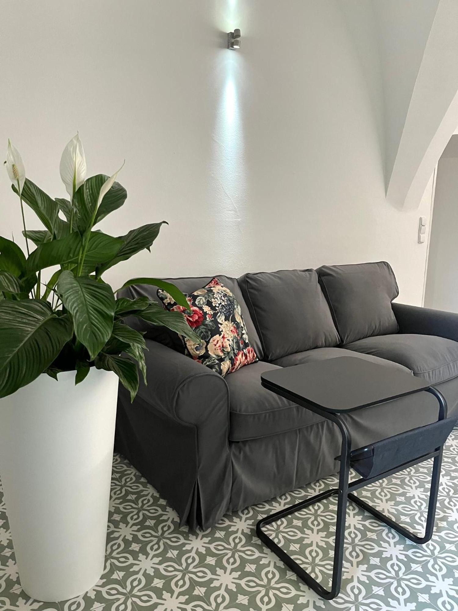 Palac Daun - Studio Apartments Znojmo Bagian luar foto