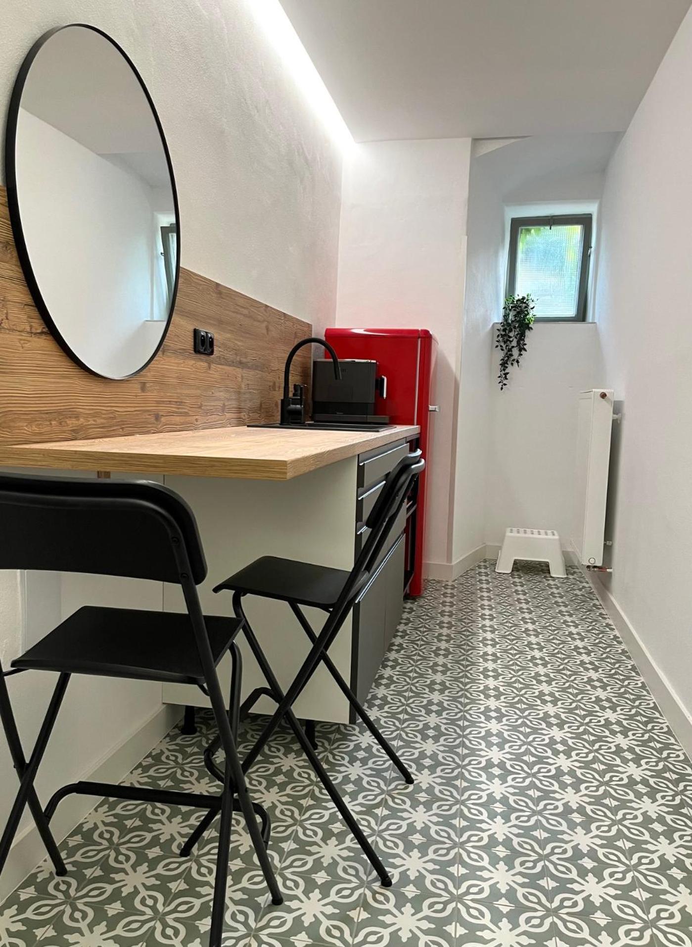 Palac Daun - Studio Apartments Znojmo Bagian luar foto